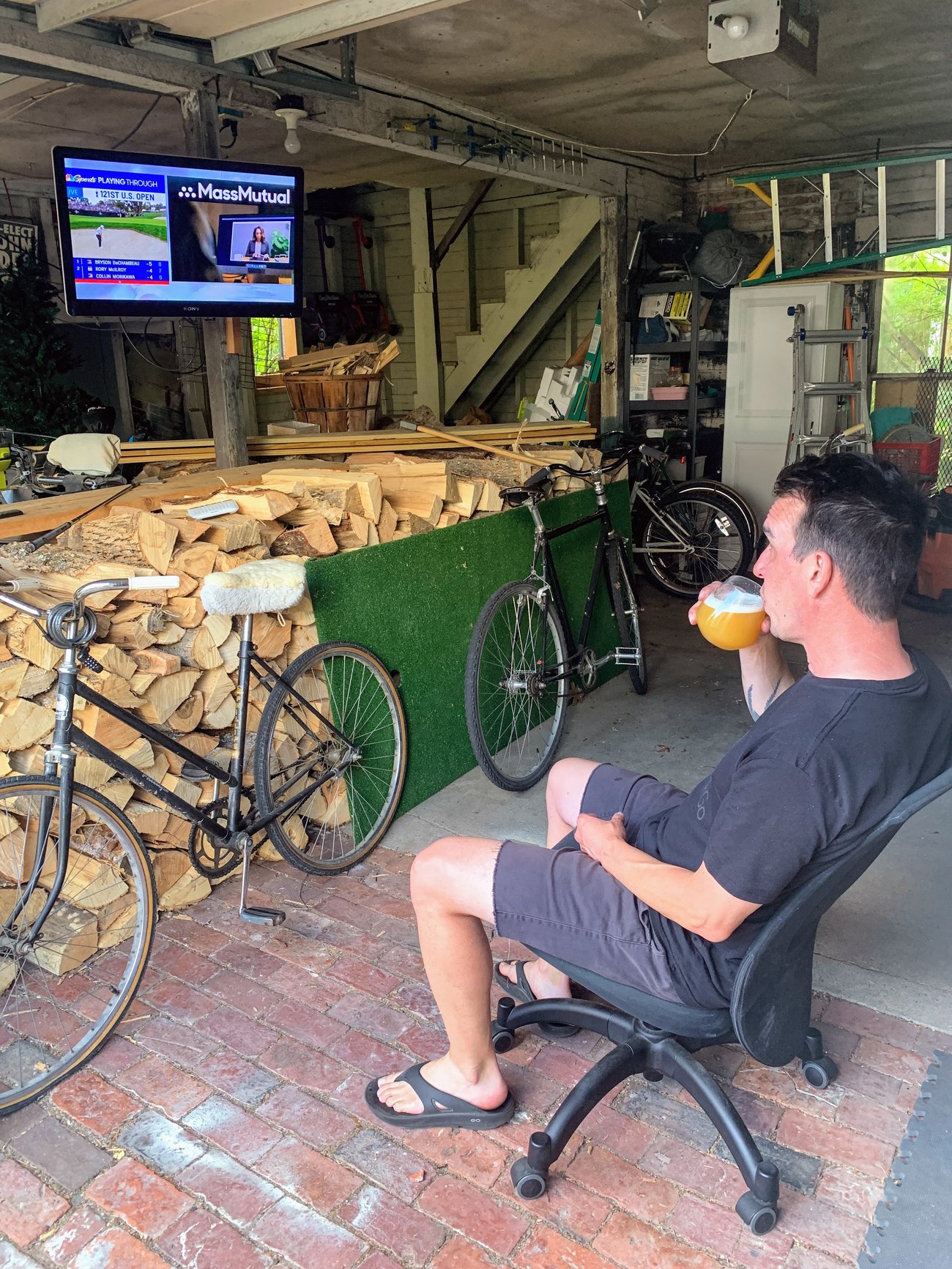 Garage Beer and Golf