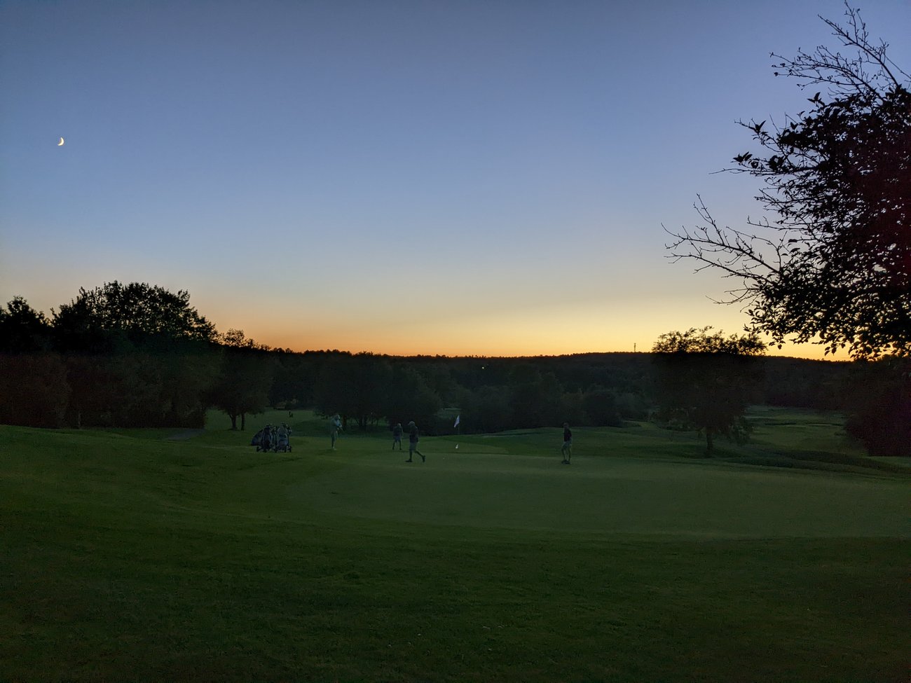 Golf gloaming